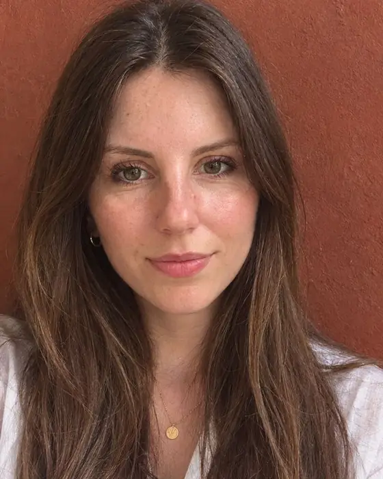 Luciana, native Italian teacher, smiling headshot